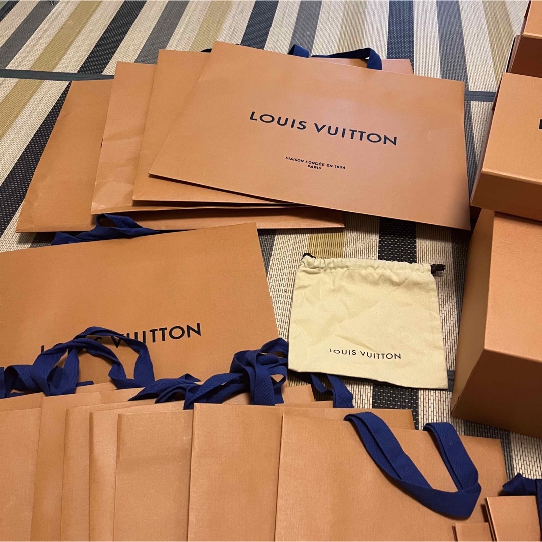 LOUISVUITTON　ショッパー　まとめ売り(おそらく40枚以上)