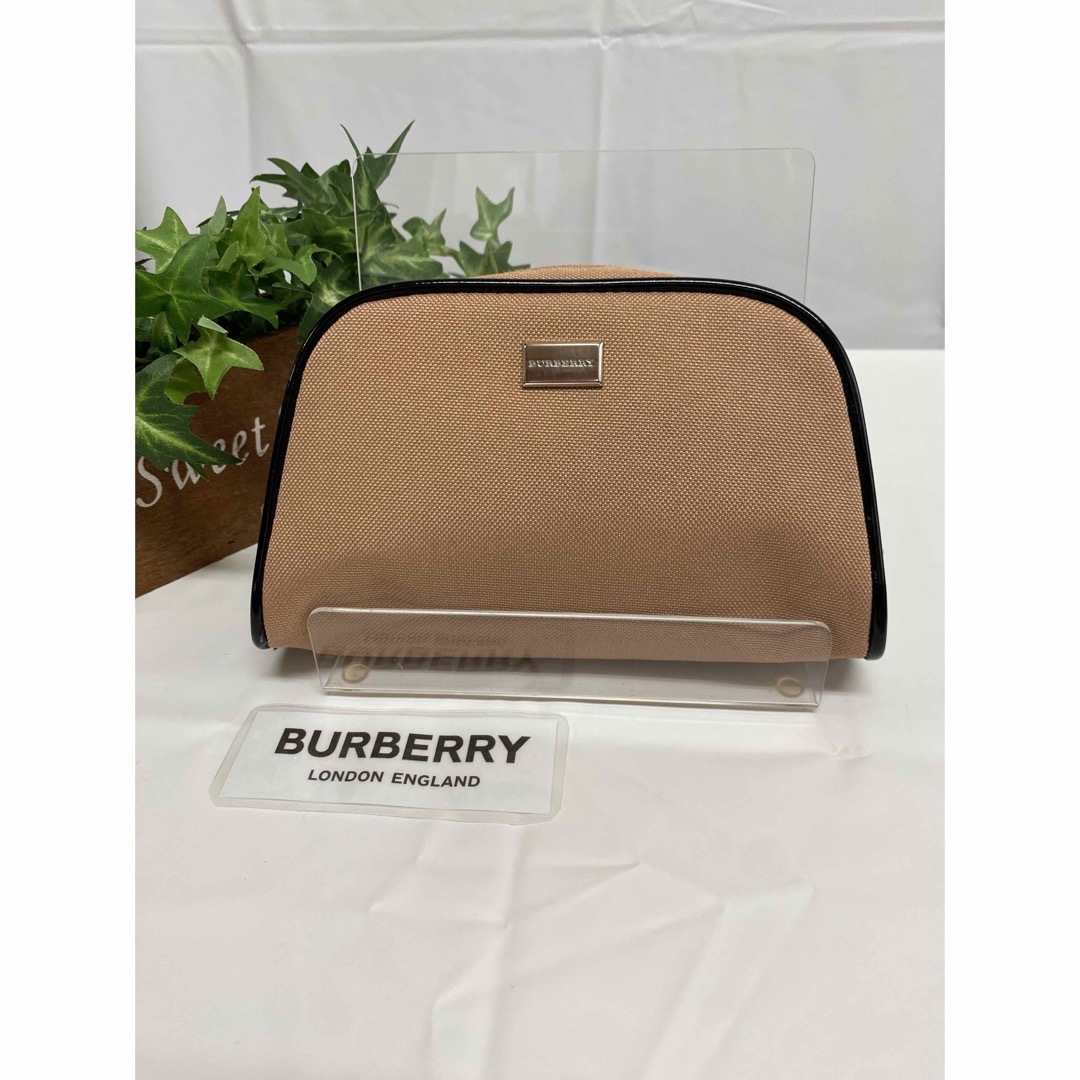 BURBERRY(バーバリー)のバーバリー　ポーチ(化粧ポーチ・小物入れ) レディースのファッション小物(ポーチ)の商品写真