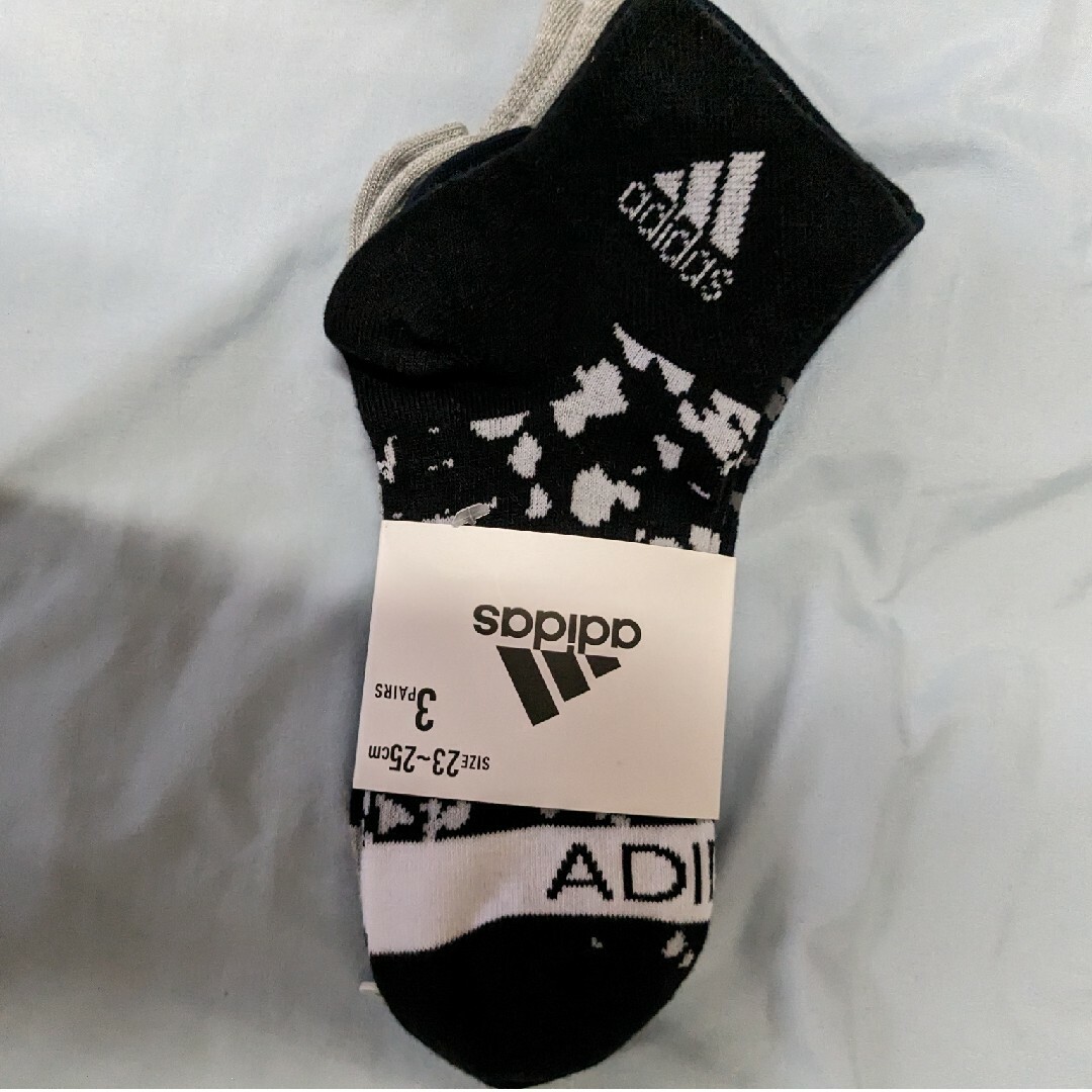adidas(アディダス)の【新品未使用】adidas(アディダス)靴下３足セット レディースの靴/シューズ(その他)の商品写真