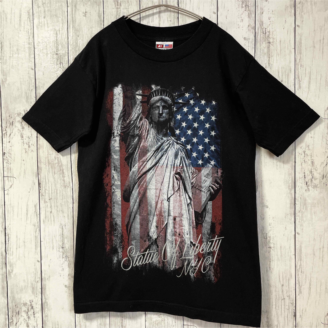 BAY SIDE(ベイサイド)のBAY SIDE ベイサイド 自由の女神 USA製 アメリカ国旗 黒 海外古着 メンズのトップス(Tシャツ/カットソー(半袖/袖なし))の商品写真