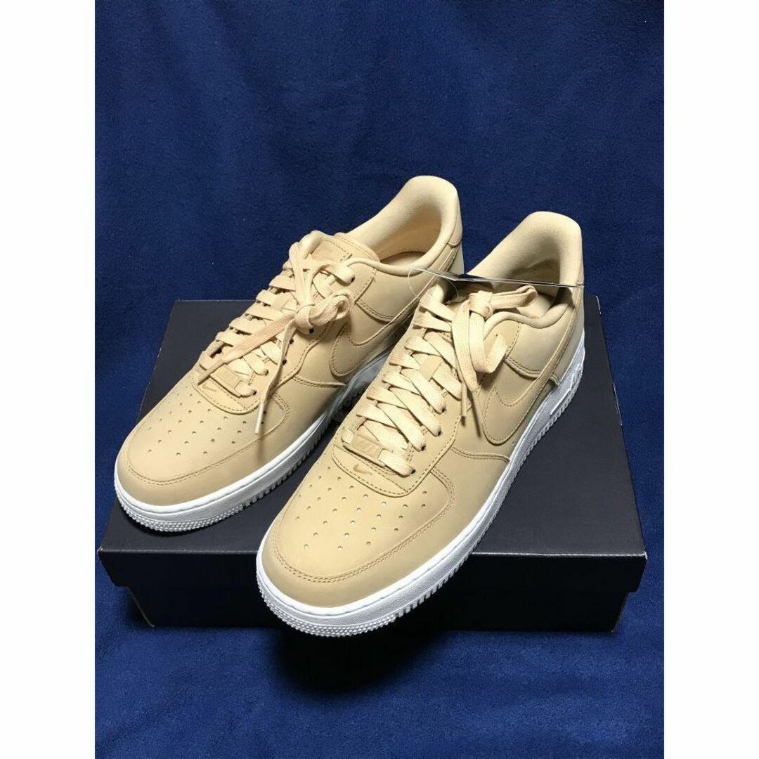 NIKE(ナイキ)の27.5cm　NIKE W AIR FORCE 1 07 PRM ベージュ レディースの靴/シューズ(スニーカー)の商品写真