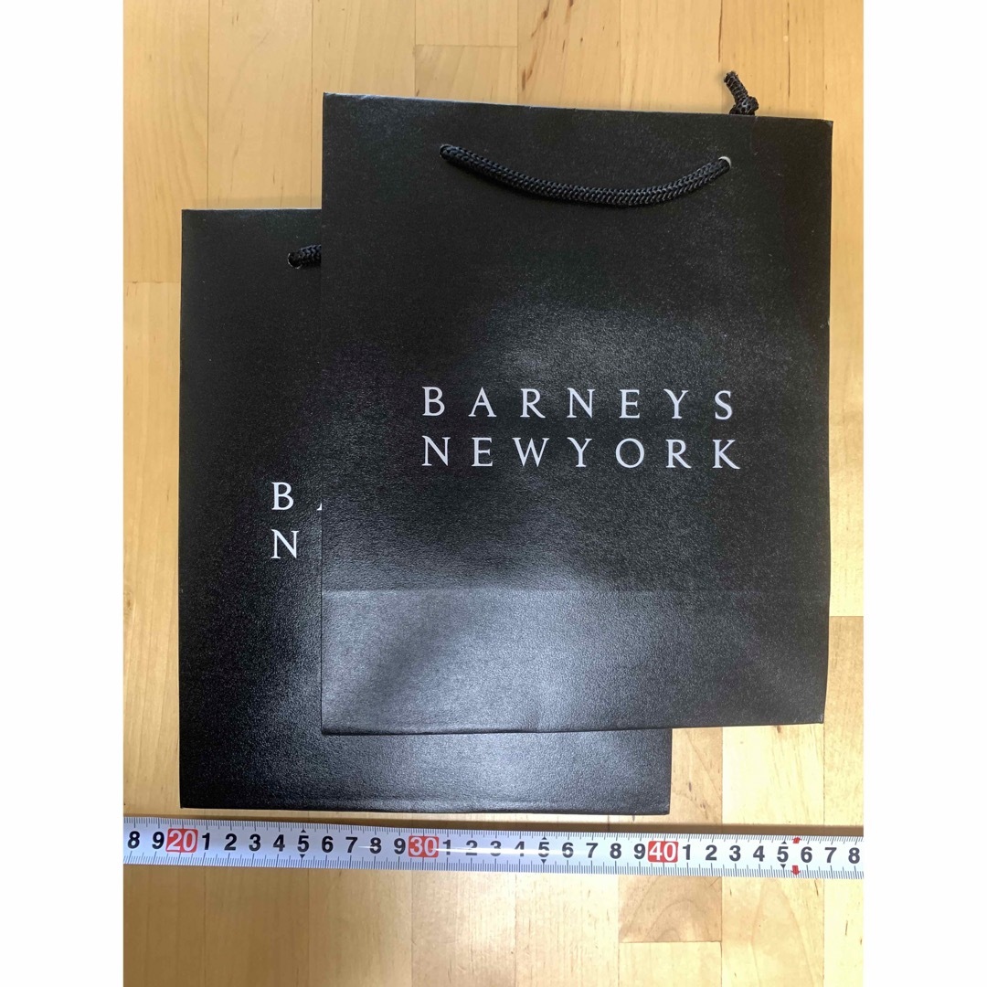 BARNEYS NEW YORK(バーニーズニューヨーク)のバーニーズニューヨーク　紙袋　2枚セット レディースのバッグ(ショップ袋)の商品写真