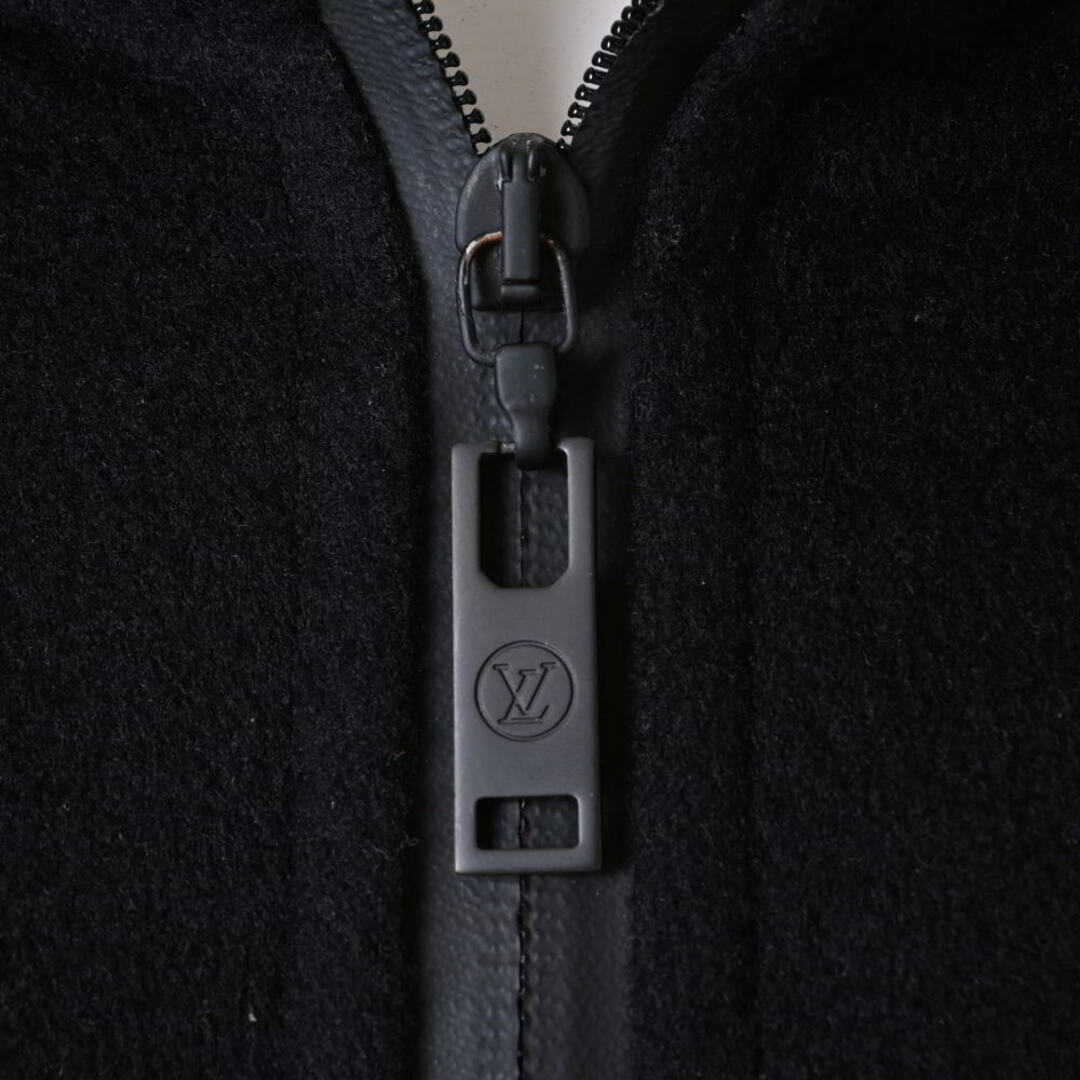 LOUIS VUITTON(ルイヴィトン)のLOUIS VUITTON × URS FISCHER シルク混  パーカー レディースのジャケット/アウター(ブルゾン)の商品写真