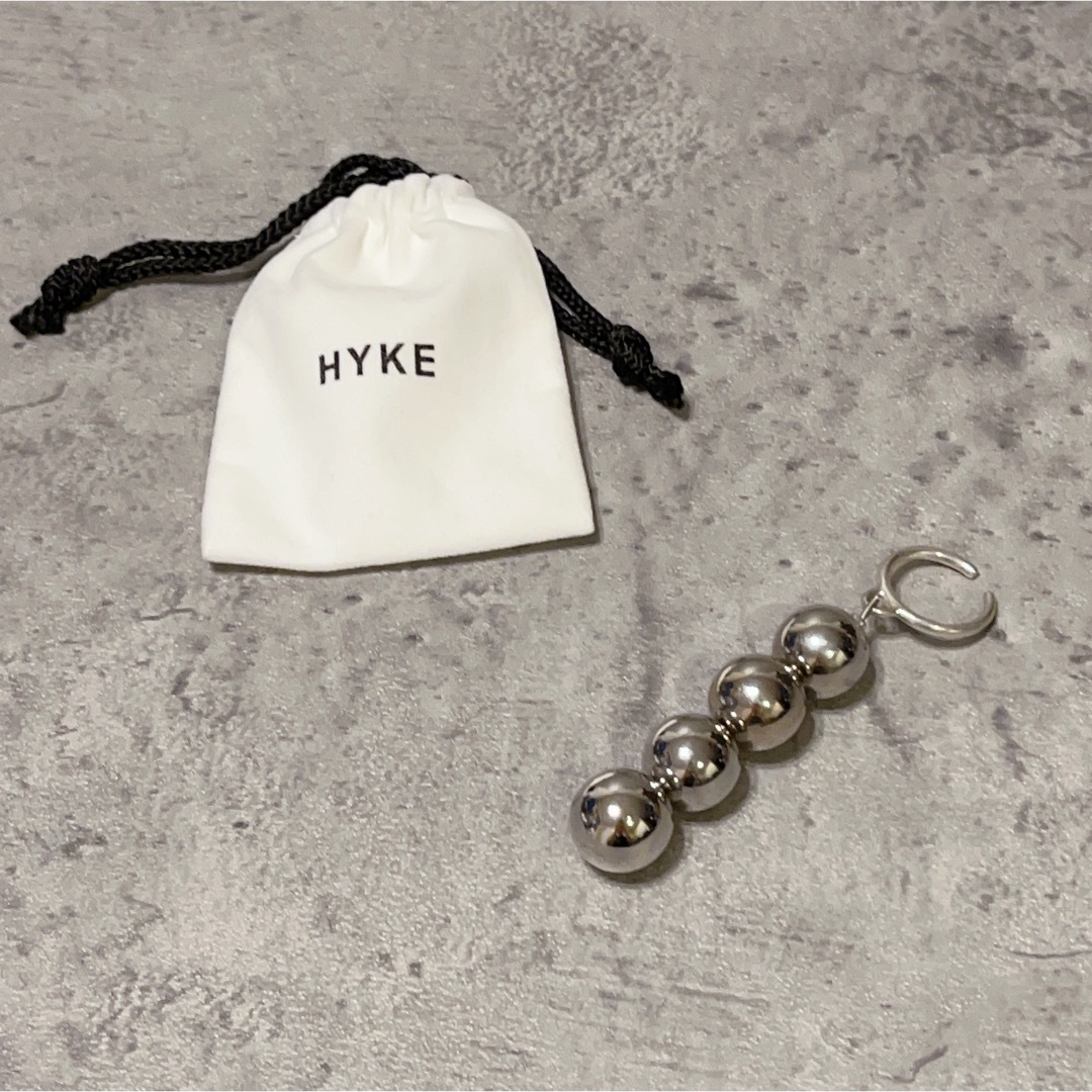 希少 美品 HYKE ハイク イヤリング イヤーカフ ボール シルバー-