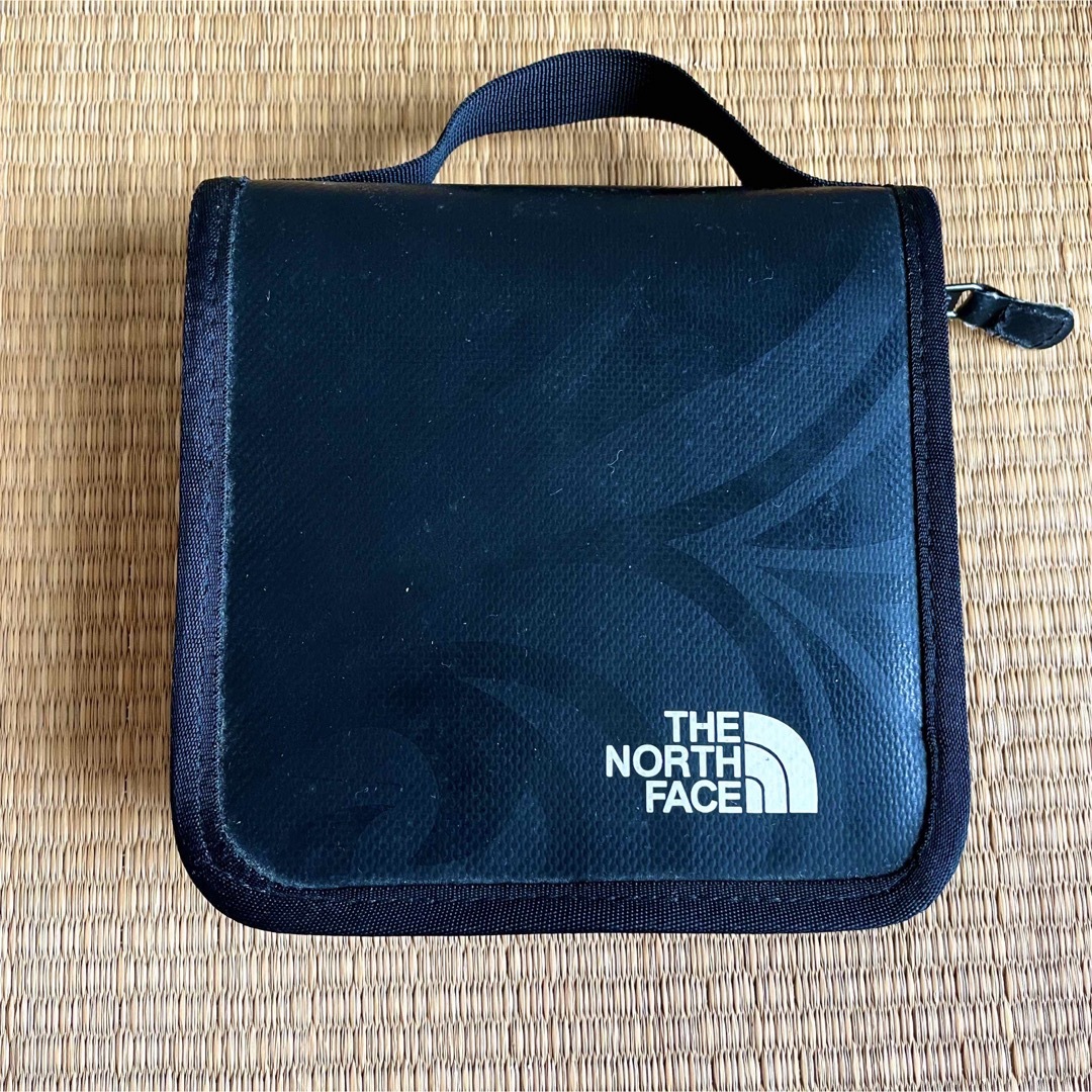 THE NORTH FACE(ザノースフェイス)のTHE NORTH FACE トライバル柄 CD/DVDケース ノースフェイス インテリア/住まい/日用品の収納家具(CD/DVD収納)の商品写真