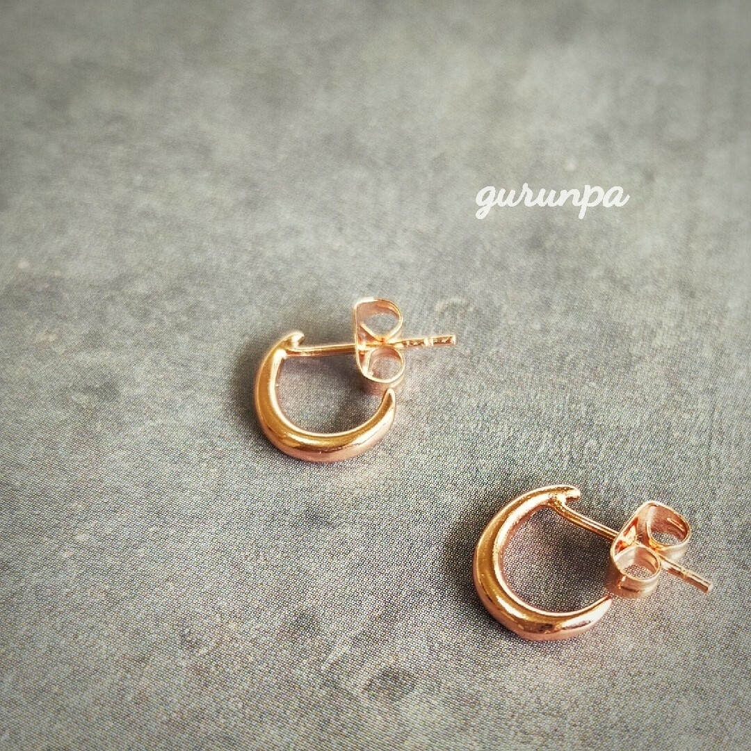 小さいピアス※ ミニC型フープピアス ピンクゴールドの通販 by
