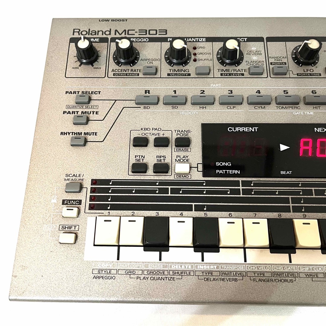 Roland ローランド シーケンサー リズムマシン MC-303 - 器材