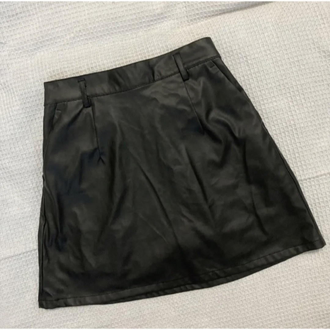 しまむら(シマムラ)の2PINK ベルト付き合皮ミニスカート Mサイズ y2k 韓国 ブラック レディースのスカート(ミニスカート)の商品写真