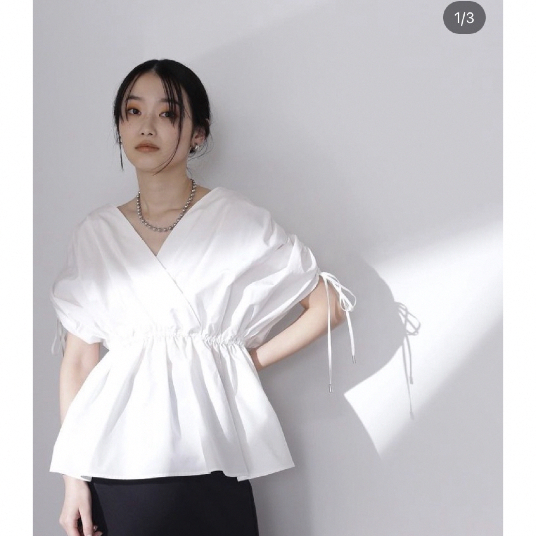 NATURAL BEAUTY BASIC(ナチュラルビューティーベーシック)のNATURALBEAUTYBASIC  Oggi掲載ドロストボリュームブラウス レディースのトップス(シャツ/ブラウス(半袖/袖なし))の商品写真