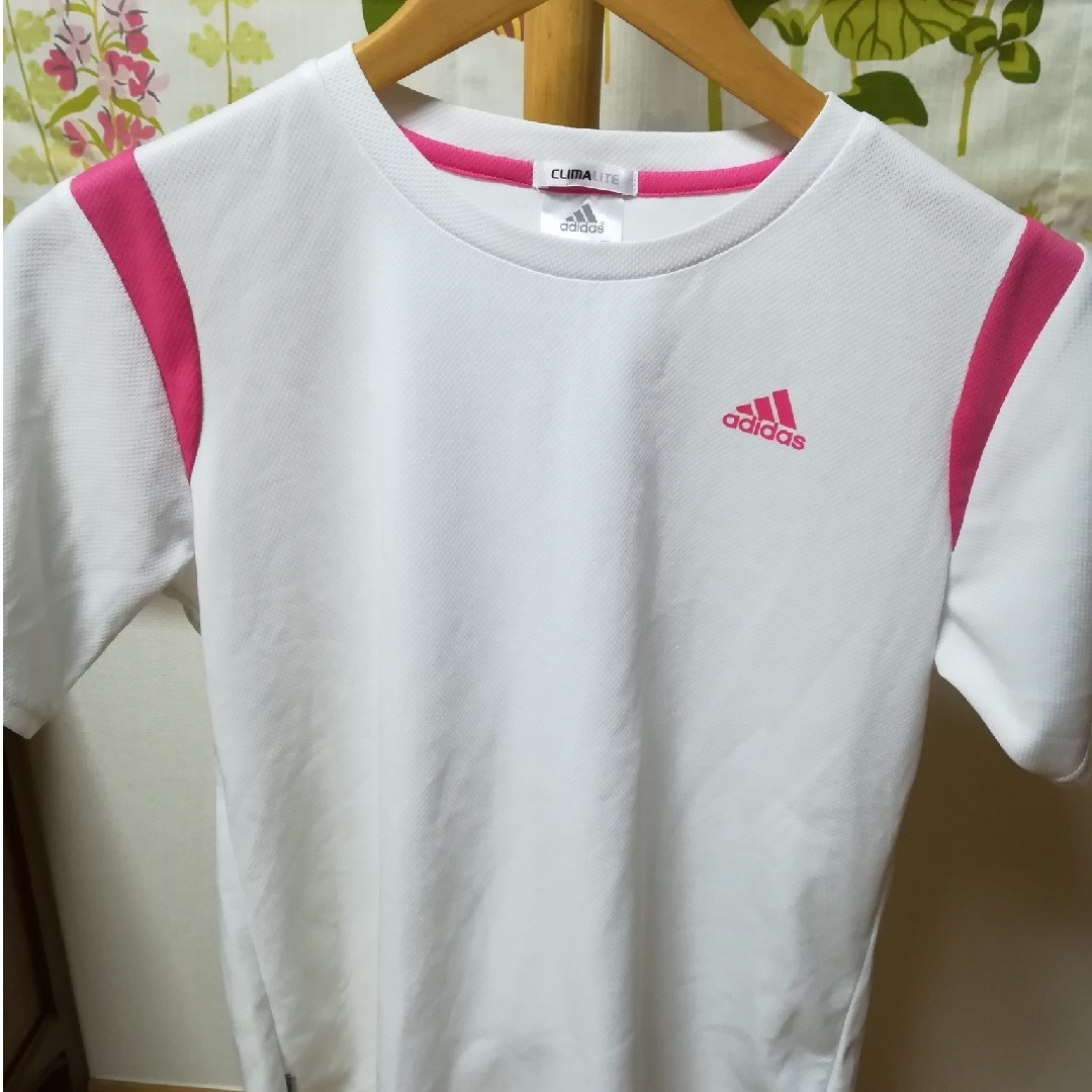 adidas(アディダス)の✨adidas アディダス ピンク色のTシャツMサイズ レディースのトップス(Tシャツ(半袖/袖なし))の商品写真