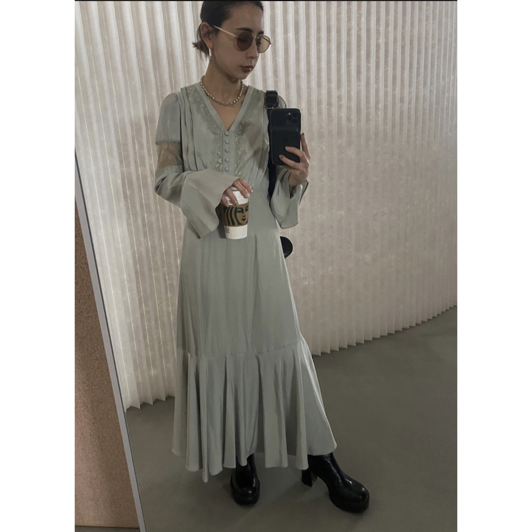 Ameri vintageアメリヴィンテージ　FLARE SATIN DRESS