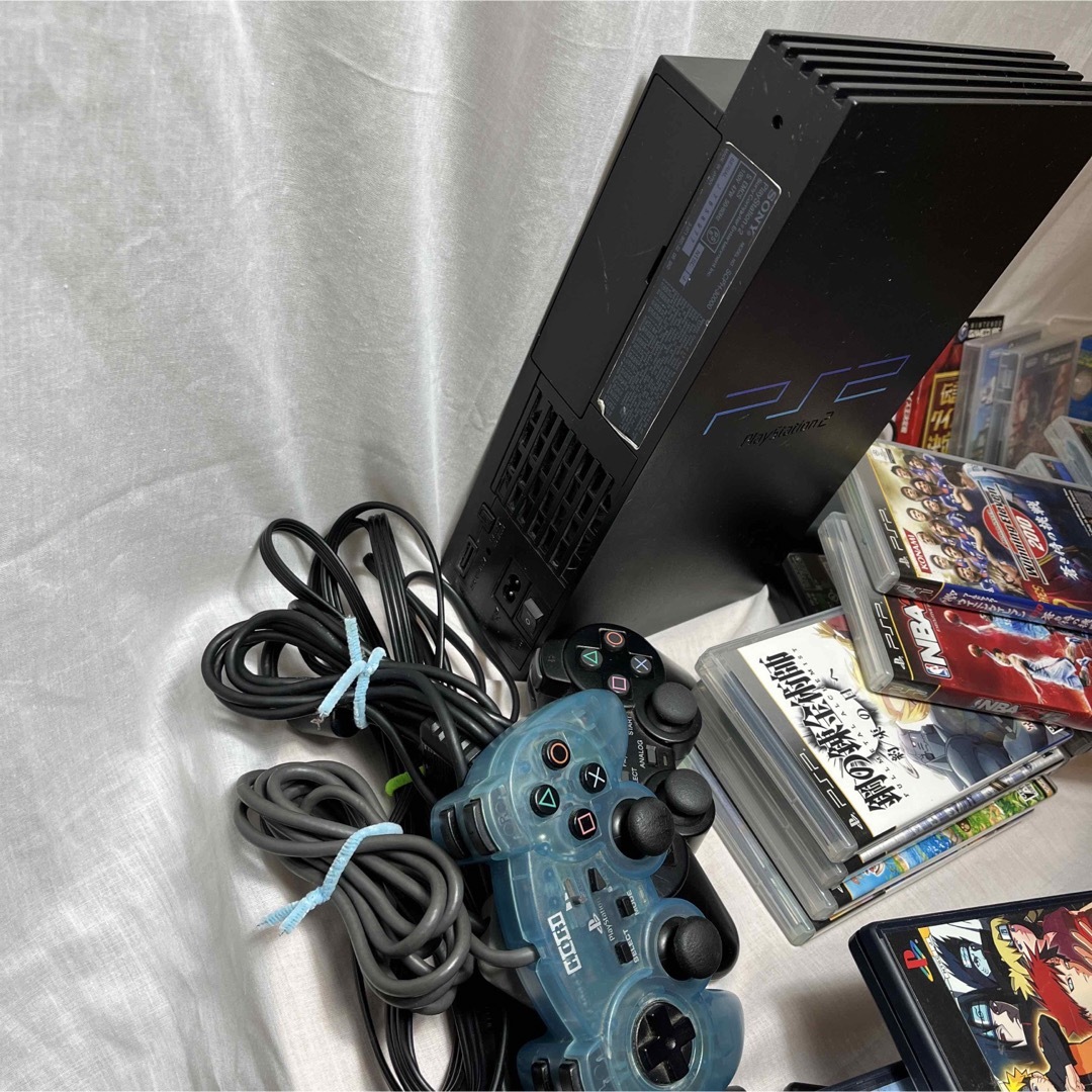 PlayStation2(プレイステーション2)のSONY PlayStation2 SCPH-30000 ソフトセット　まとめ売 エンタメ/ホビーのゲームソフト/ゲーム機本体(家庭用ゲーム機本体)の商品写真