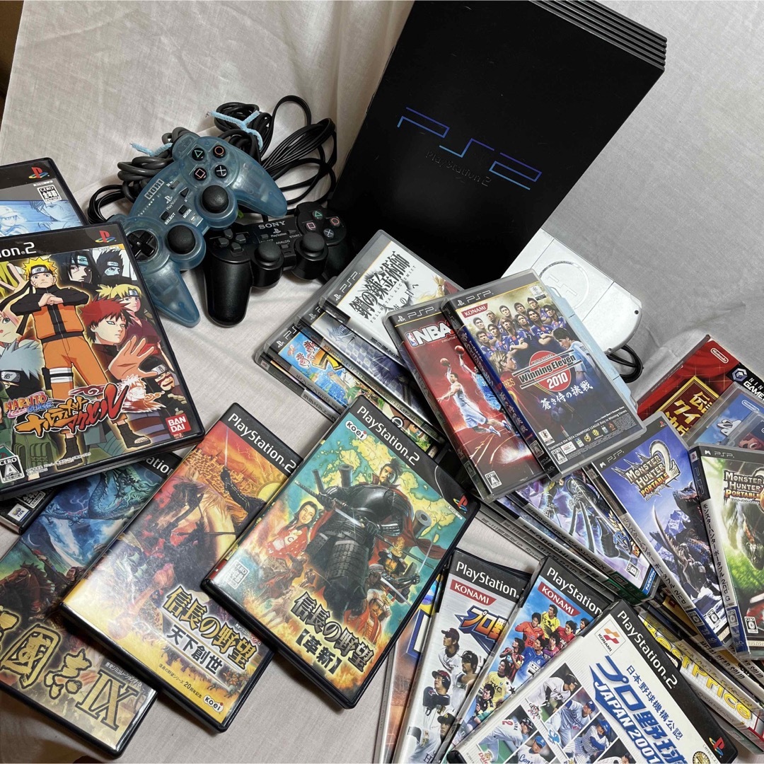 PlayStation2(プレイステーション2)のSONY PlayStation2 SCPH-30000 ソフトセット　まとめ売 エンタメ/ホビーのゲームソフト/ゲーム機本体(家庭用ゲーム機本体)の商品写真