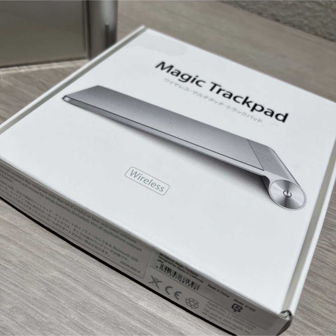 Apple(アップル)のApple Magic Trackpad スマホ/家電/カメラのPC/タブレット(PC周辺機器)の商品写真