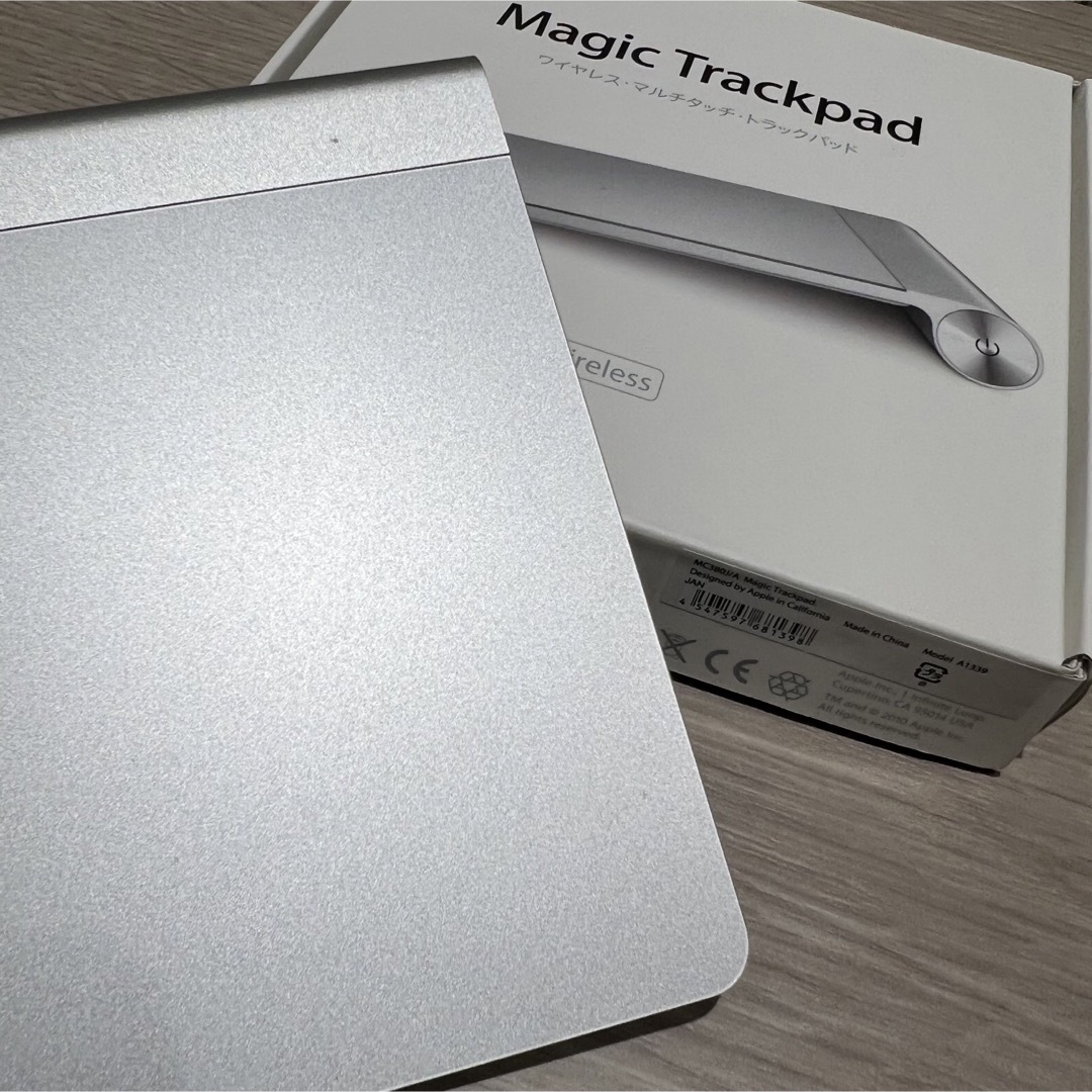 Apple(アップル)のApple Magic Trackpad スマホ/家電/カメラのPC/タブレット(PC周辺機器)の商品写真