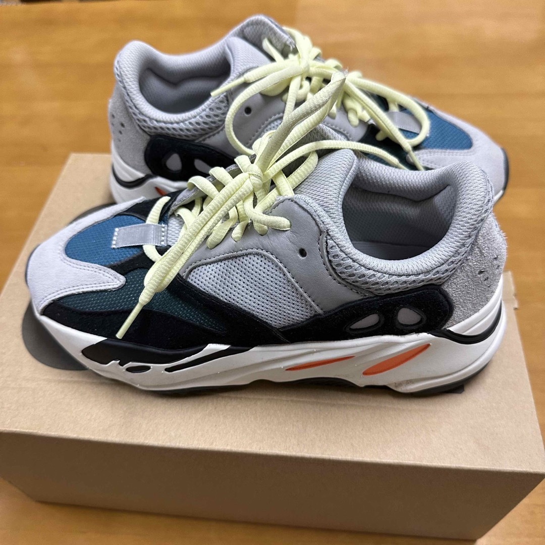 adidas YEEZY Boost 700アディダス イージーブースト700-