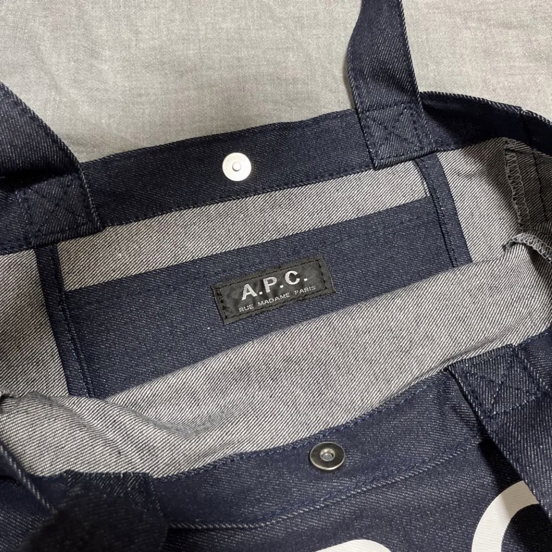 A.P.C(アーペーセー)のアーペーセー　apc トートバッグ　エコバッグ　キャンバスバッグ　デニム メンズのバッグ(トートバッグ)の商品写真