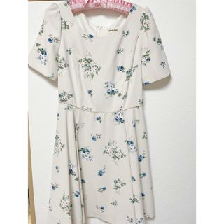 レッセパッセ(LAISSE PASSE)のレッセパッセ　美品　花柄ワンピース　秋冬(ひざ丈ワンピース)