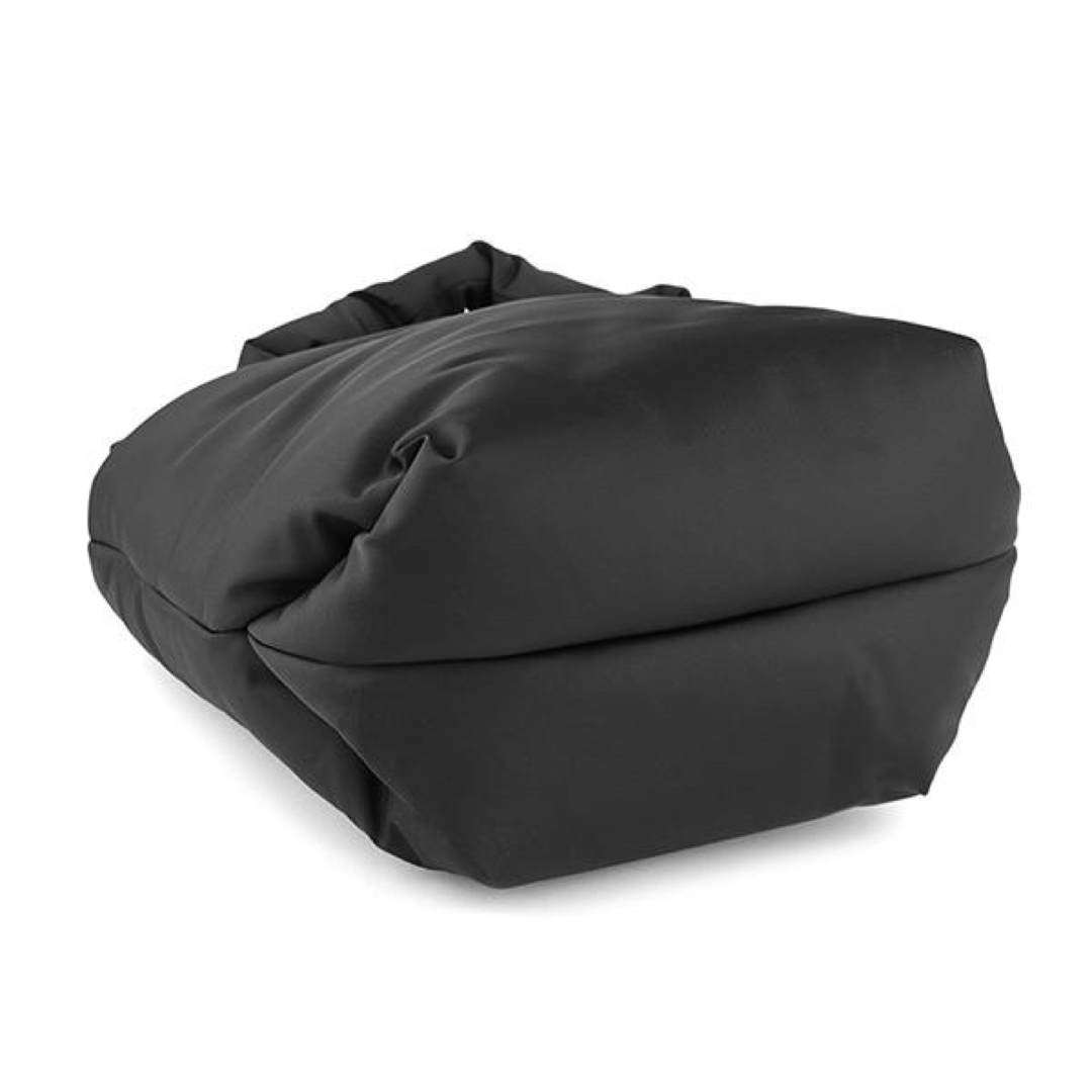 マリメッコ Daily Pillow Solid バッグ ブラック 新品 - ショルダーバッグ
