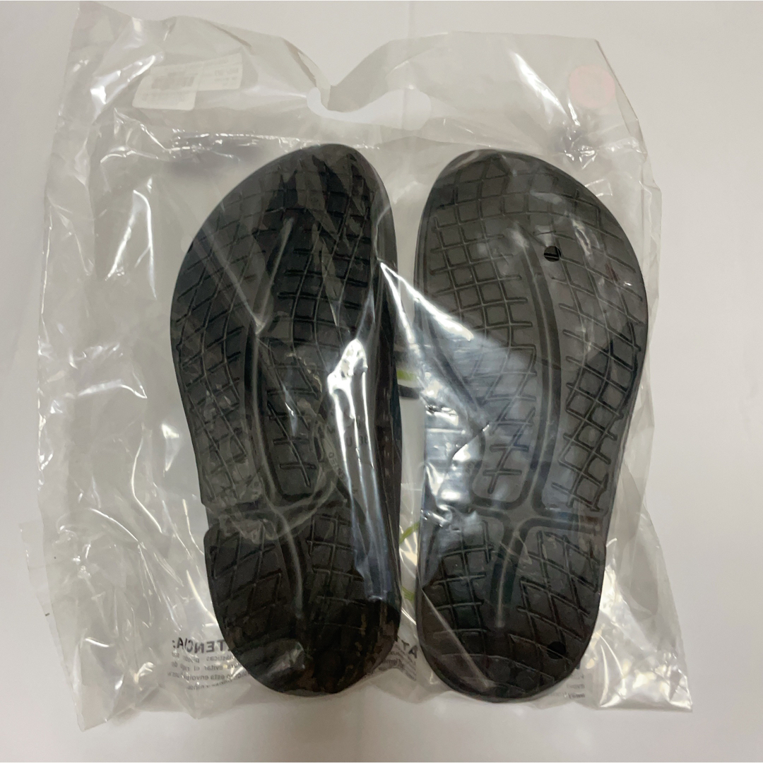 【新品】OOFOS ウーフォス リカバリーサンダル ブラック　24 cm靴/シューズ