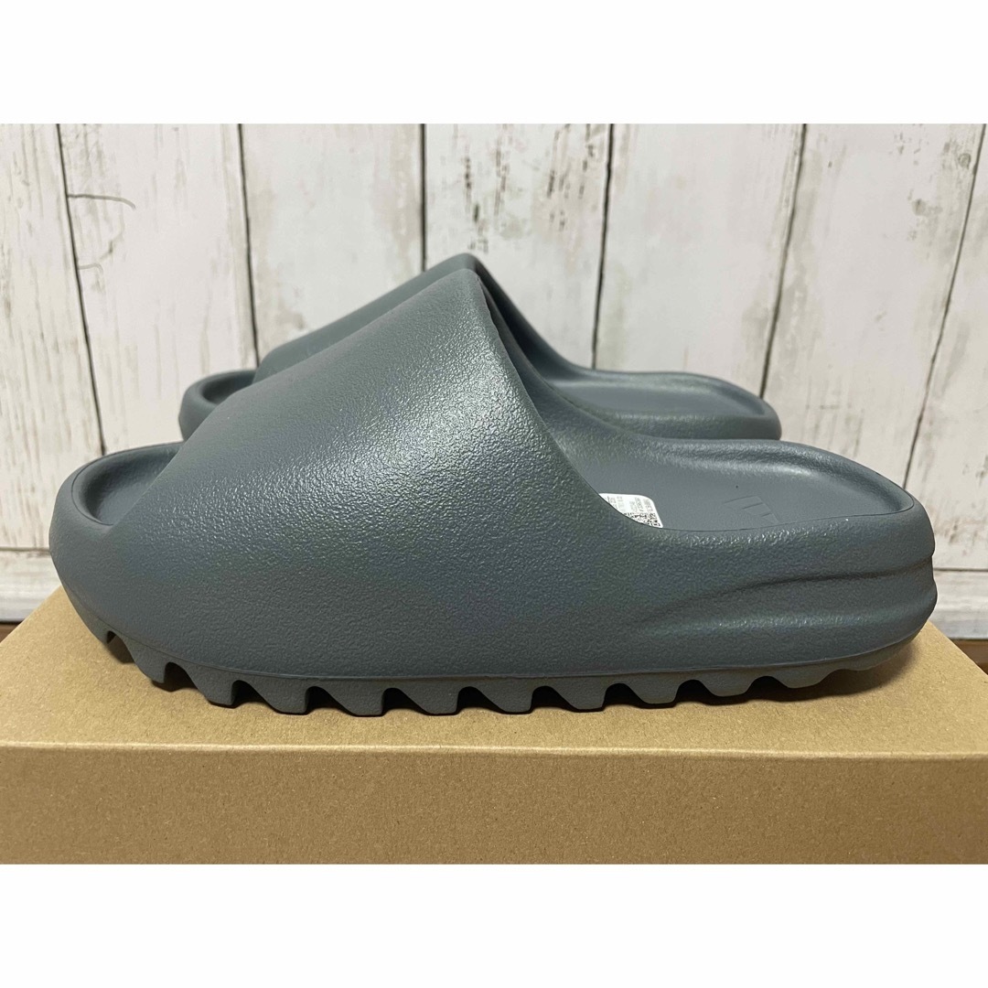 YEEZY（adidas）(イージー)のadidas YEEZY Slide "Slate Marine" レディースの靴/シューズ(サンダル)の商品写真