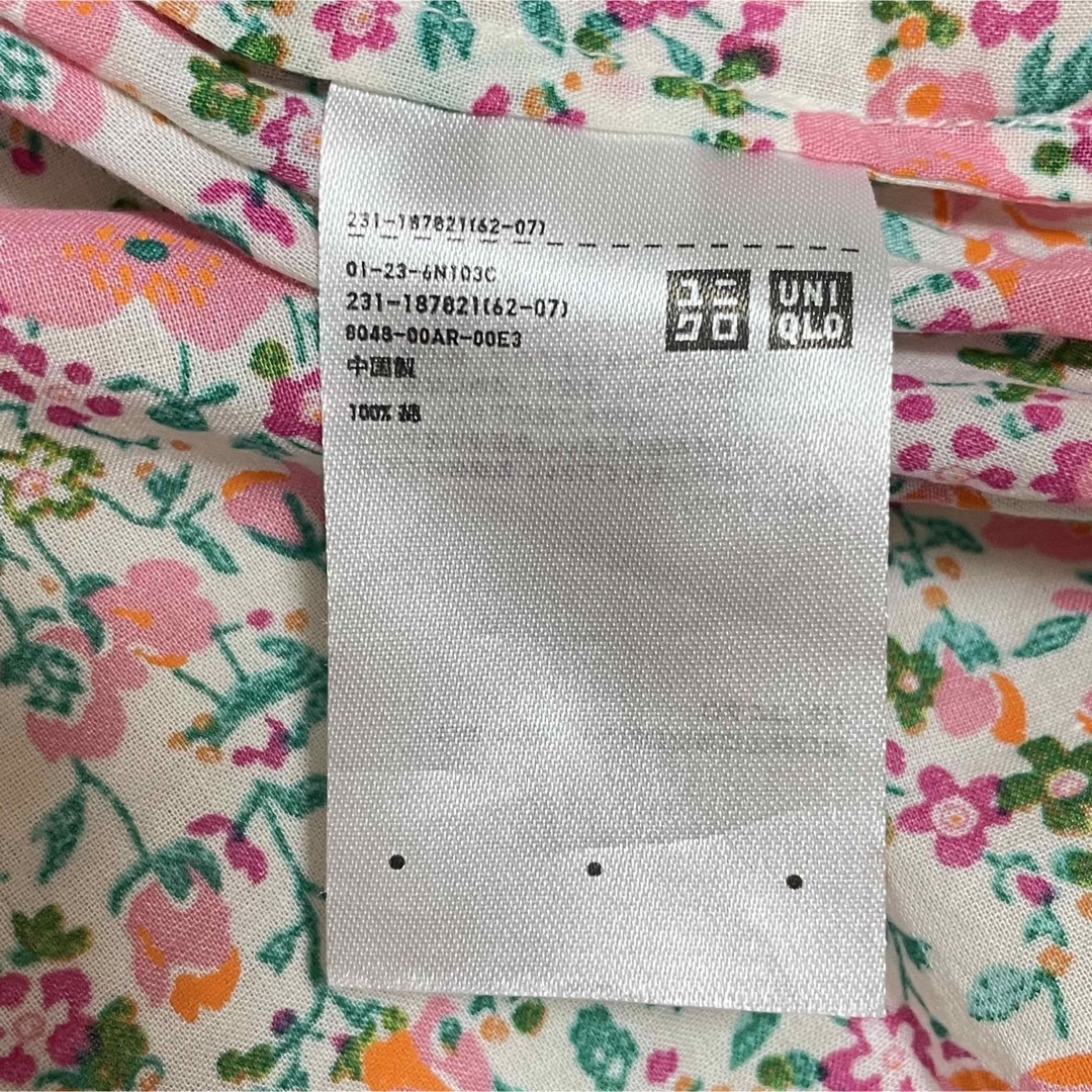 UNIQLO(ユニクロ)のUNIQLO LIBERTYユニクロリバティ 花柄ブラウス プルオーバー レディースのトップス(シャツ/ブラウス(半袖/袖なし))の商品写真