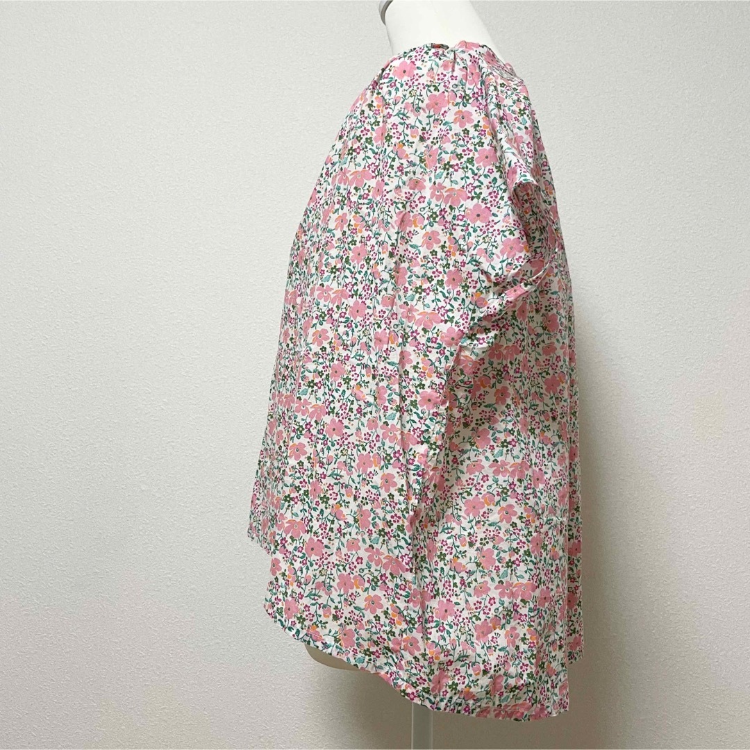 UNIQLO(ユニクロ)のUNIQLO LIBERTYユニクロリバティ 花柄ブラウス プルオーバー レディースのトップス(シャツ/ブラウス(半袖/袖なし))の商品写真