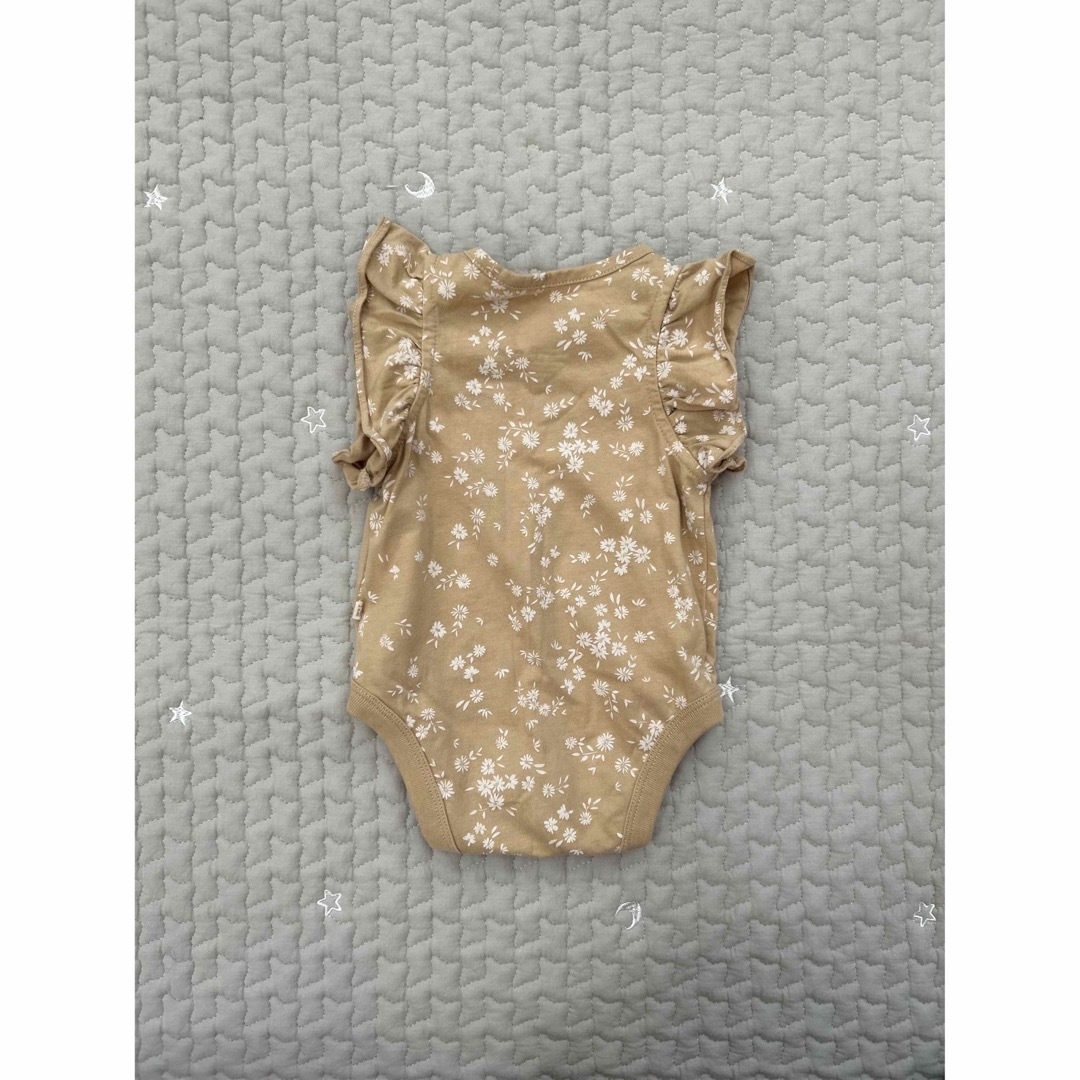 babyGAP(ベビーギャップ)のbabyGAP ロンパース　H&Mロンパース　2枚セット キッズ/ベビー/マタニティのベビー服(~85cm)(ロンパース)の商品写真