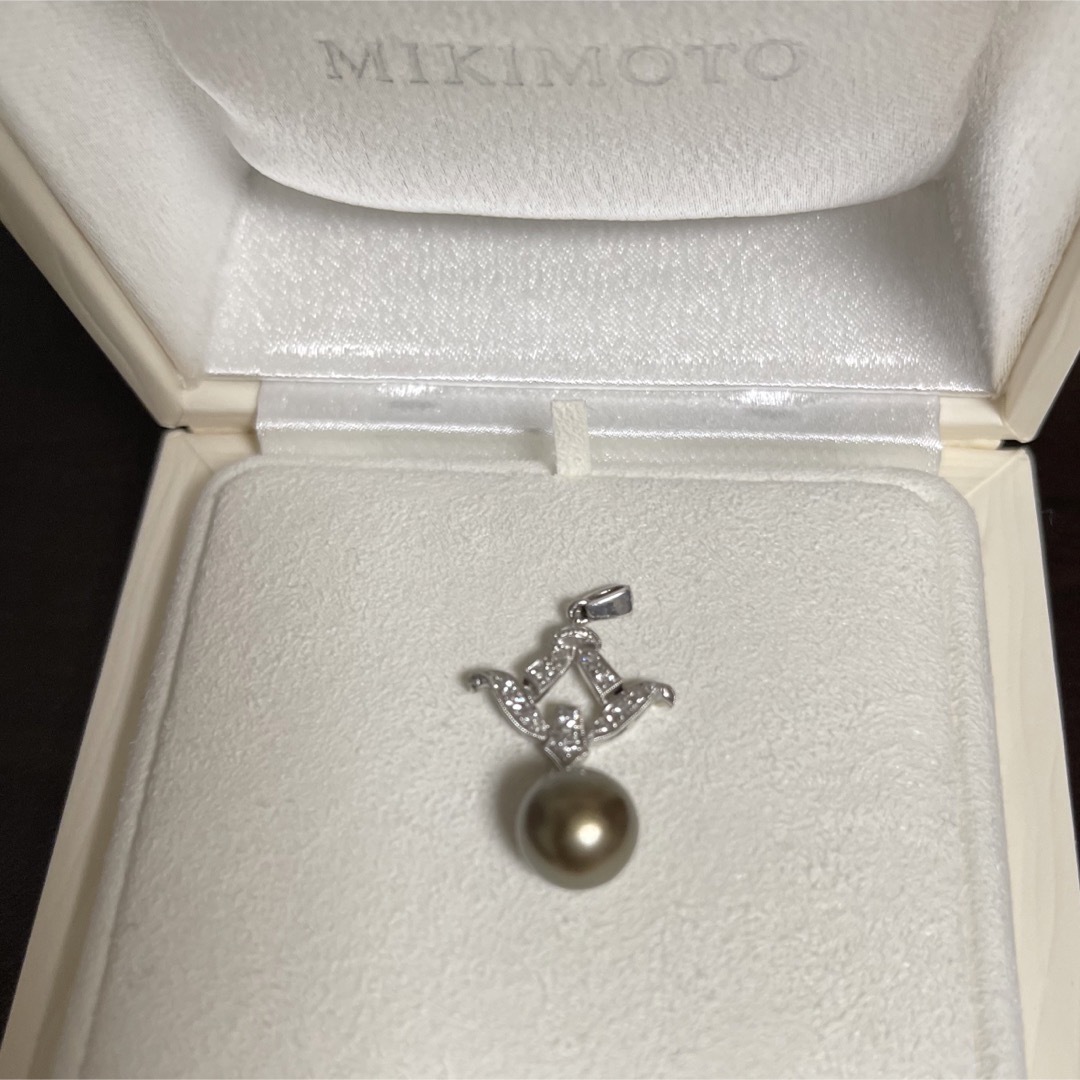 MIKIMOTO(ミキモト)のミキモト8.9mm大玉黒蝶ペンダントトップ　K14 ダイヤ付き レディースのアクセサリー(ネックレス)の商品写真