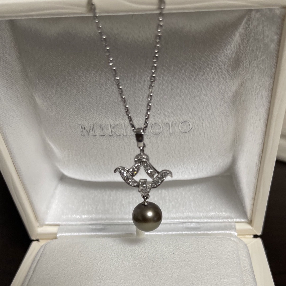 MIKIMOTO(ミキモト)のミキモト8.9mm大玉黒蝶ペンダントトップ　K14 ダイヤ付き レディースのアクセサリー(ネックレス)の商品写真