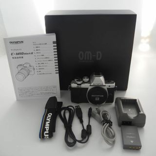 オリンパス(OLYMPUS)の■ほぼ新品■ OLYMPUS OM-D E-M10 MarkII シルバー(ミラーレス一眼)