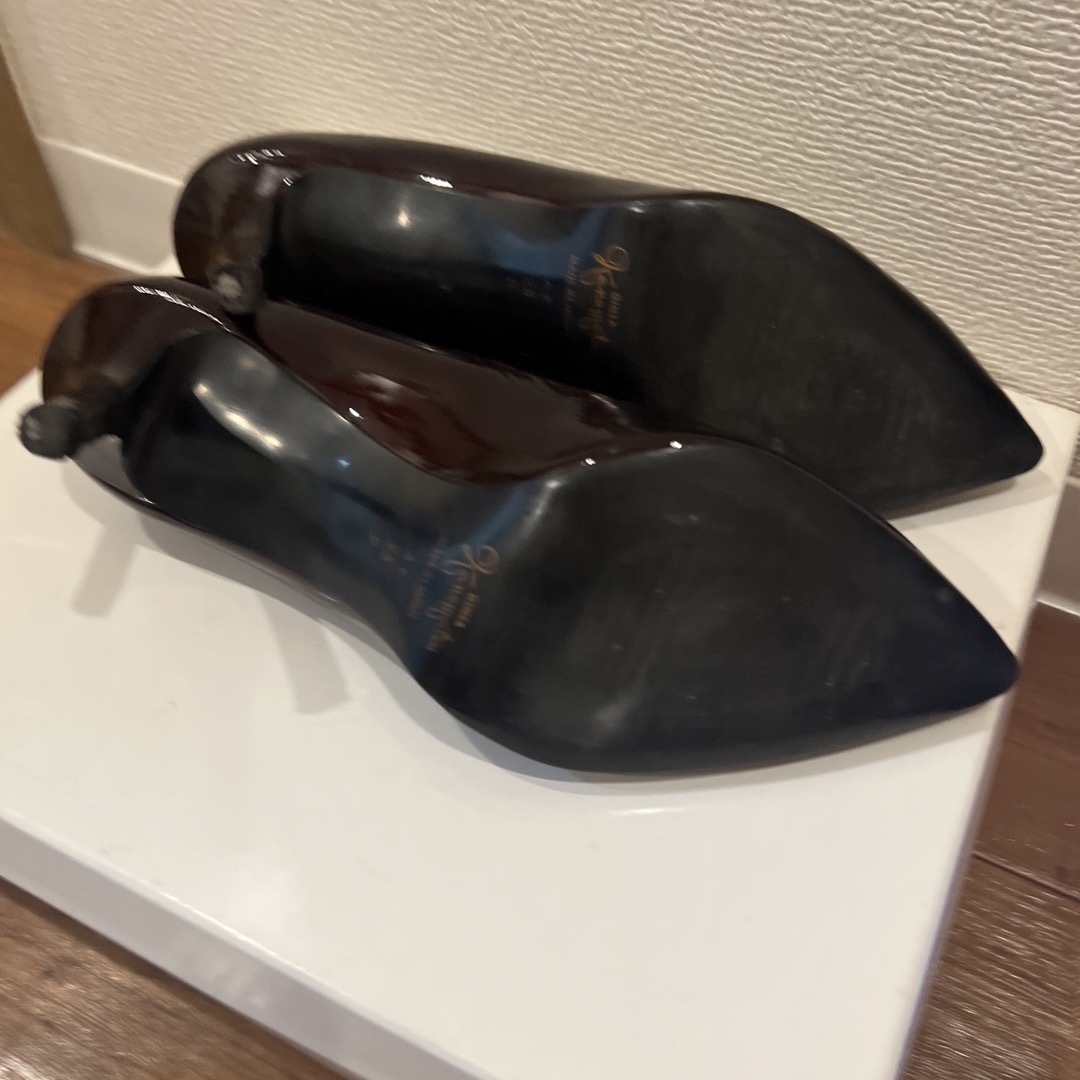 GINZA Kanematsu(ギンザカネマツ)のカネマツ　エナメルパンプス　25 レディースの靴/シューズ(ハイヒール/パンプス)の商品写真