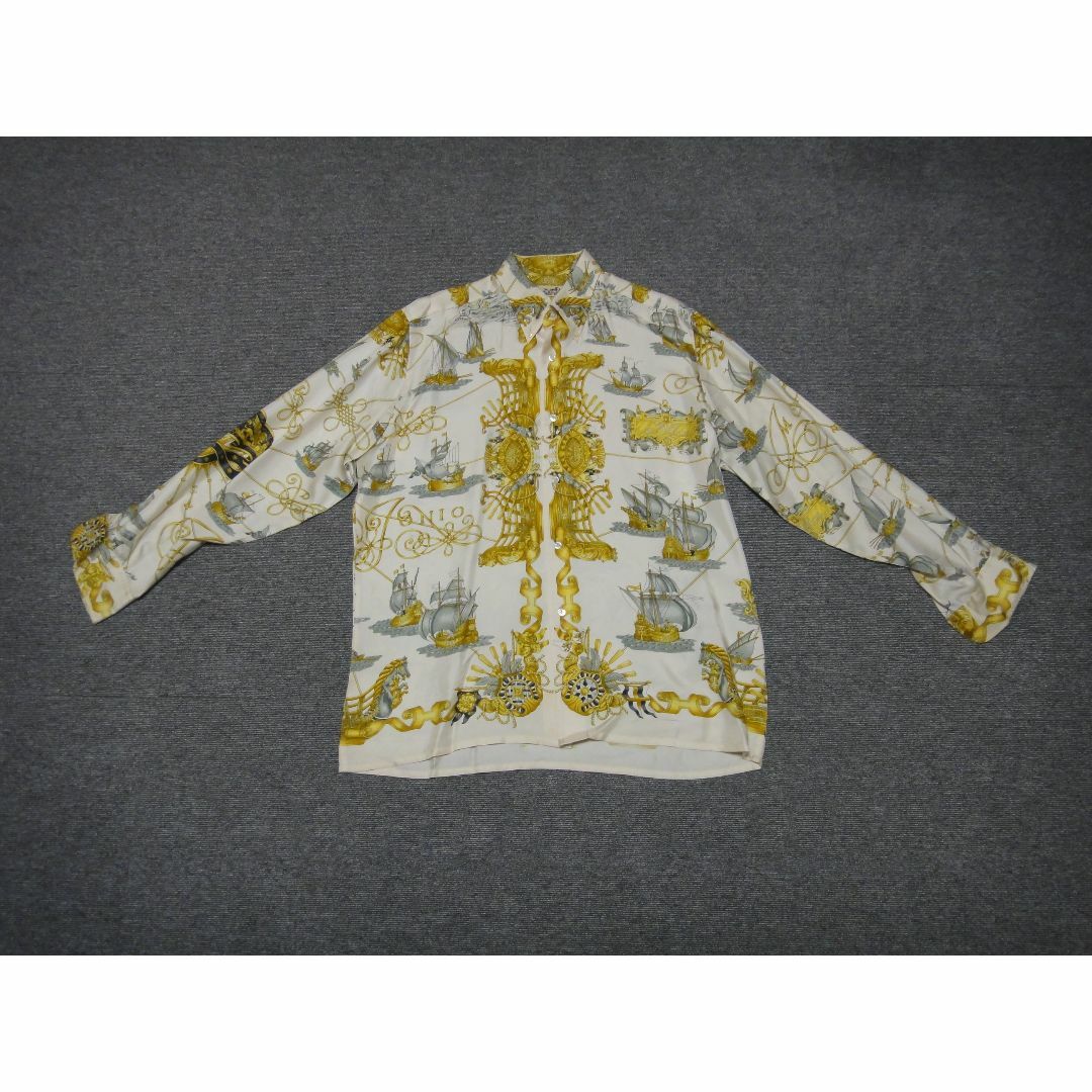 HERMES - HERMES　エルメス　スカーフ　シャツ　シルク１００％シャツ　セリエボタン
