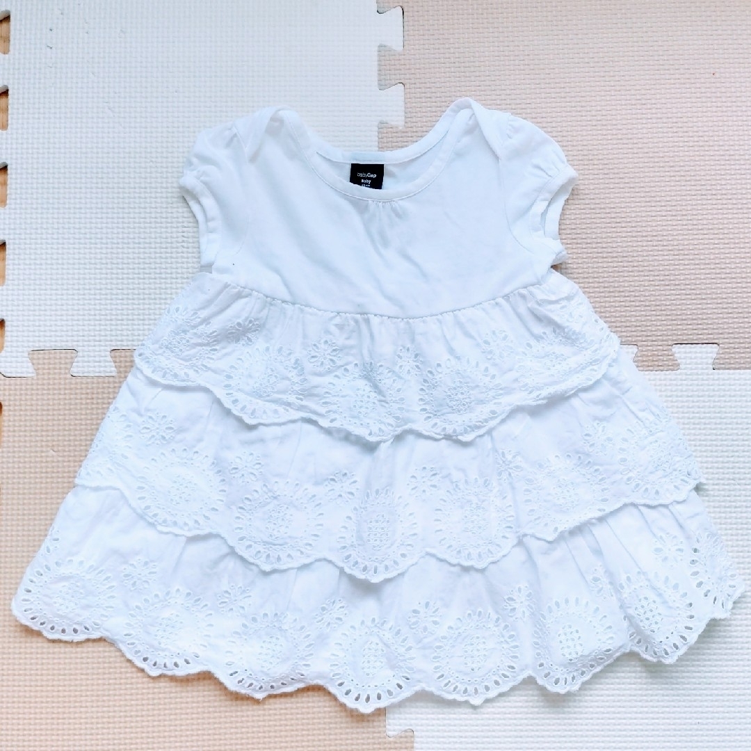 babyGAP(ベビーギャップ)のbaby Gap ワンピース オフホワイト フリル 70 80 キッズ/ベビー/マタニティのベビー服(~85cm)(ワンピース)の商品写真