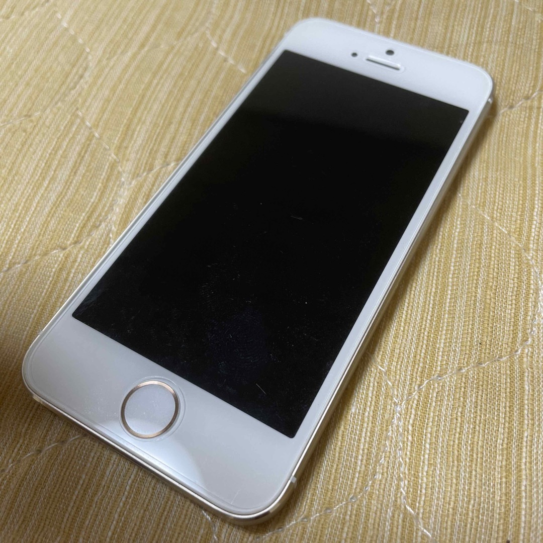 iPhone(アイフォーン)のiPhone5s ゴールド16GB　フィルム&コーティング済み（4000円相当） スマホ/家電/カメラのスマートフォン/携帯電話(スマートフォン本体)の商品写真