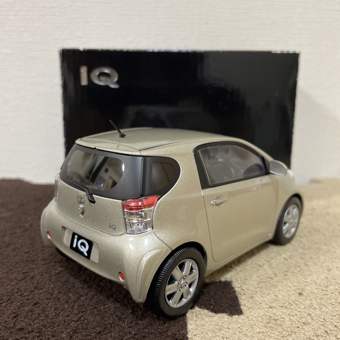 IQミニカー　トヨタサンプルミニカー　1/24 非売品 1