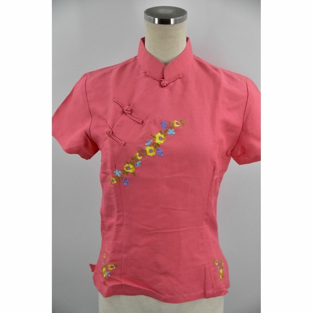 ベトナムシルク　アオザイ風刺繍入りブラウス　ピンク レディースのトップス(シャツ/ブラウス(半袖/袖なし))の商品写真
