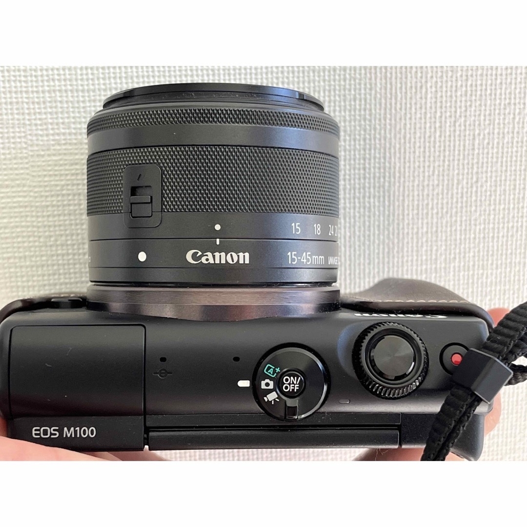 Canon EOS M100 Canon EOS M100