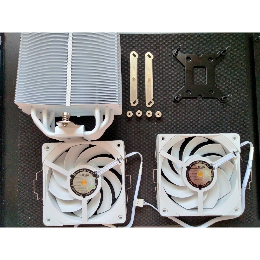 Thermalrightサイドフロー型CPUクーラーUltra 120ホワイト