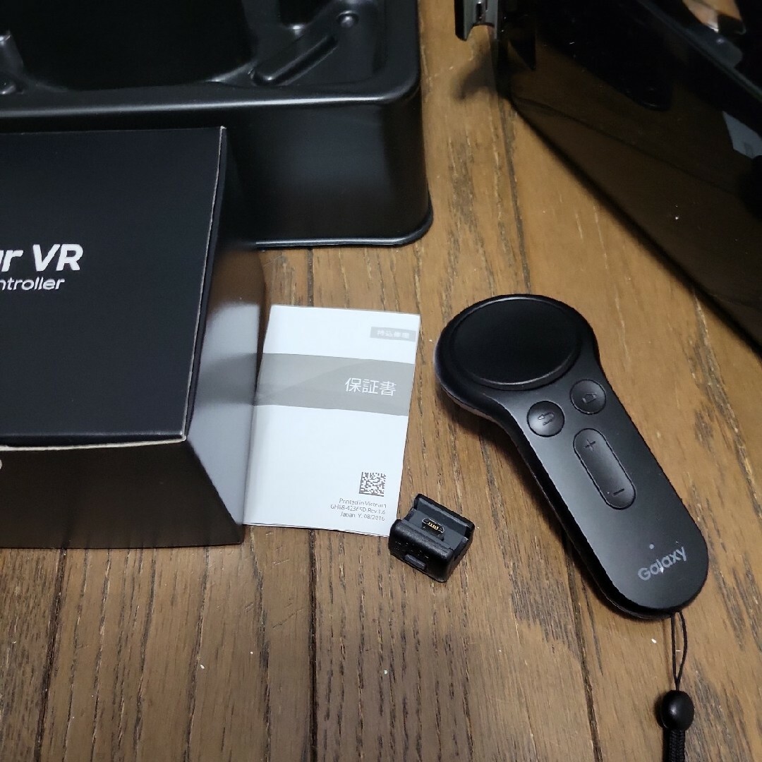 Galaxy(ギャラクシー)のSAMSUNG Galaxy Gear VR with Controller スマホ/家電/カメラのスマホアクセサリー(その他)の商品写真