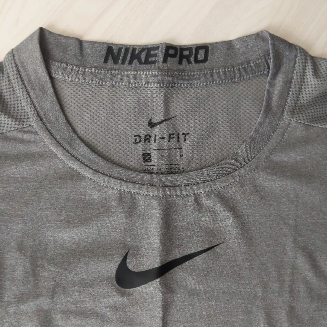 NIKE PRO コンプレッショントップ　ノースリーブ　グレー メンズのトップス(タンクトップ)の商品写真