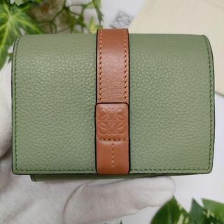 ロエベ(LOEWE)のロエベ　三つ折り財布　トライフォールドウォレット　ローズマリー(財布)