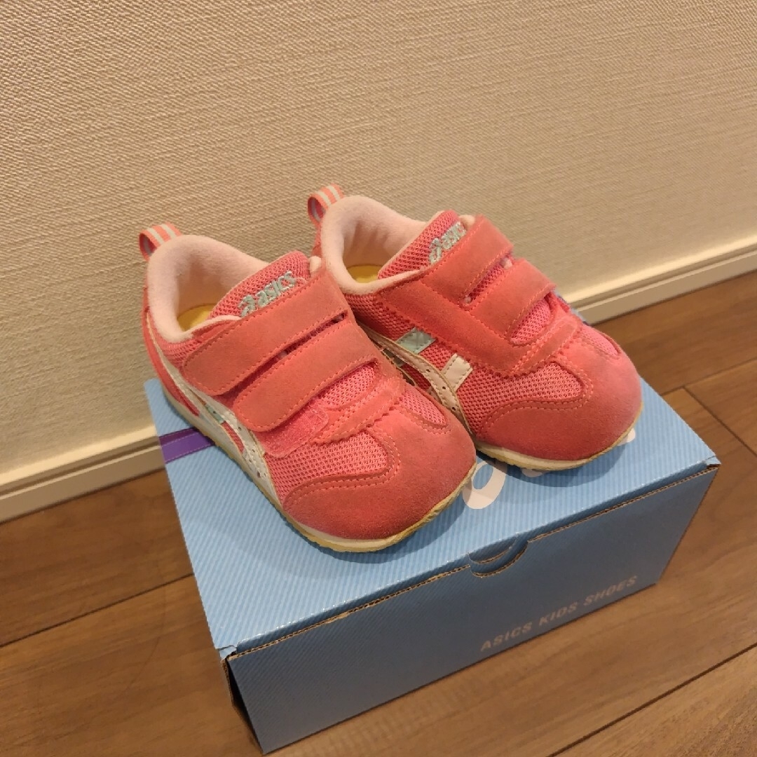 asics(アシックス)のアシックス スクスク 14cm キッズ/ベビー/マタニティのベビー靴/シューズ(~14cm)(スニーカー)の商品写真