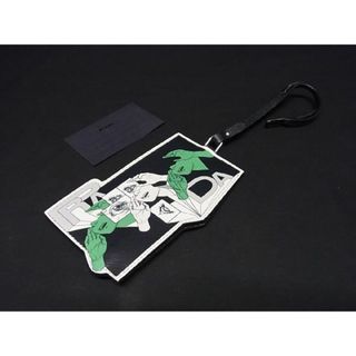 プラダ(PRADA)の■極美品■ PRADA プラダ コミック サフィアーノレザー ネームタグ バッグチャーム アクセサリー メンズ レディース ブラック系 AN9240(その他)