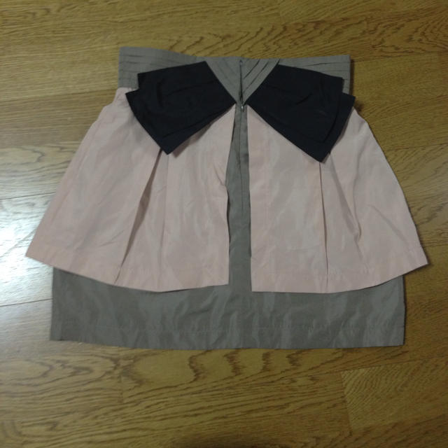 FOREVER 21(フォーエバートゥエンティーワン)のForever21♡ペプラムミニスカート レディースのスカート(ミニスカート)の商品写真