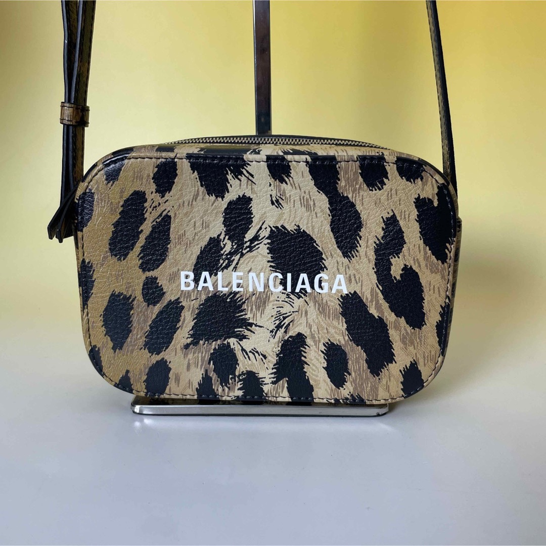 Balenciaga 極美品 エブリデイ ショルダーバッグ カメラ バレンシアガ | フリマアプリ ラクマ