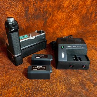 ニコン(Nikon)の【一応可動品】Nikon MD-1 + Quick Charger MH-1(フィルムカメラ)