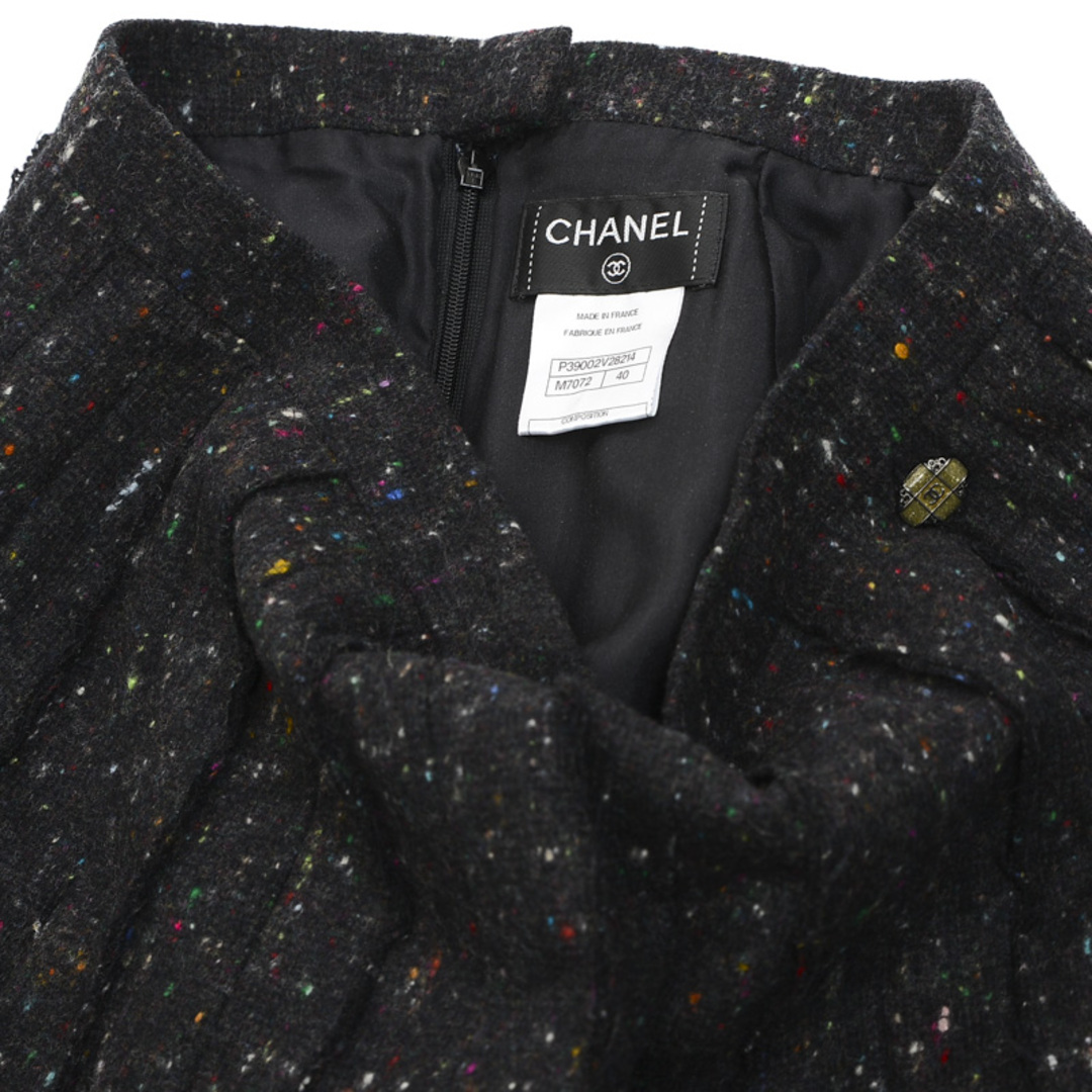 CHANEL(シャネル)のシャネル プリーツ スカート 切りっぱなしデザイン チャコール 40サイズ P3 レディースのスカート(ひざ丈スカート)の商品写真