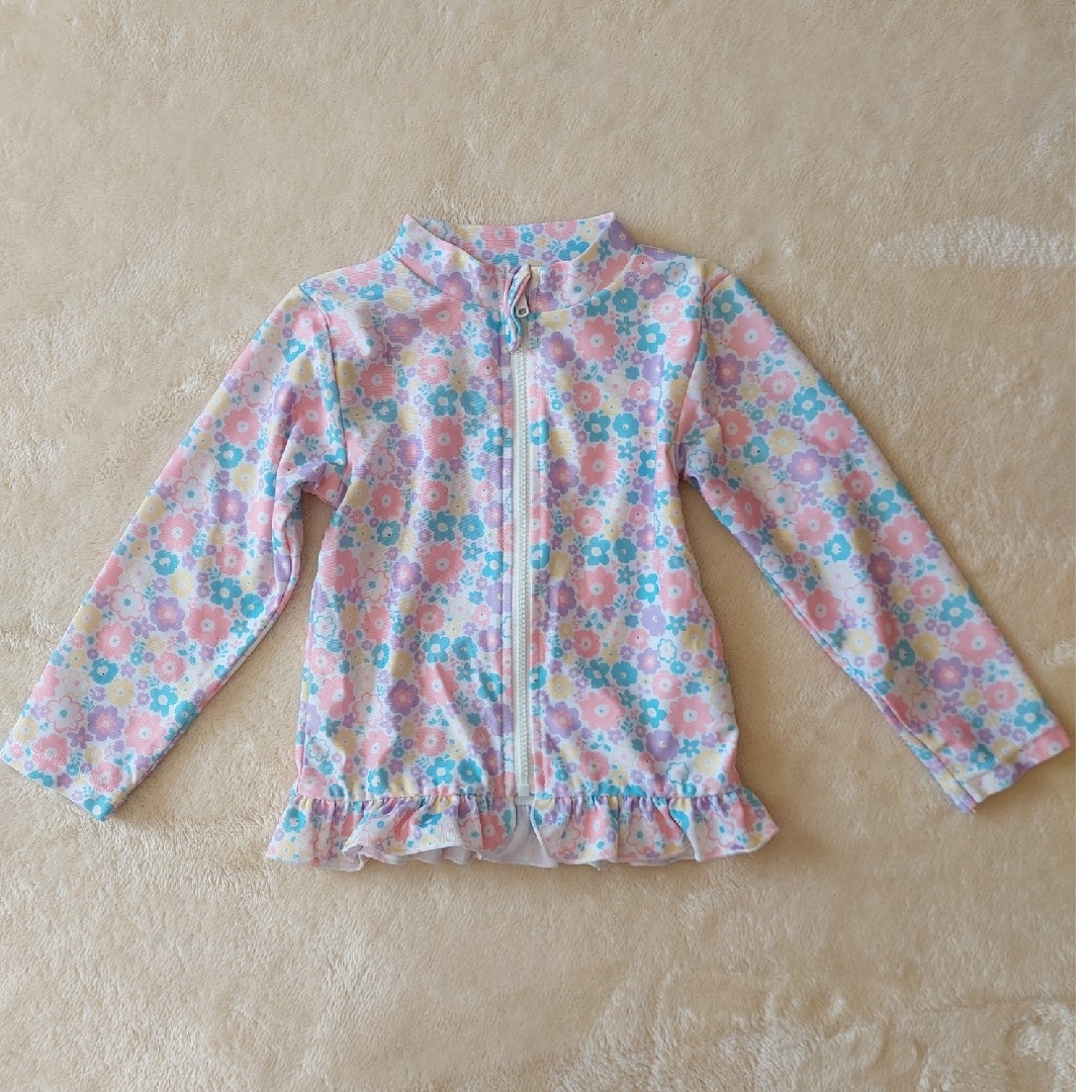 ラッシュガード　95cm　女の子 キッズ/ベビー/マタニティのキッズ服女の子用(90cm~)(水着)の商品写真