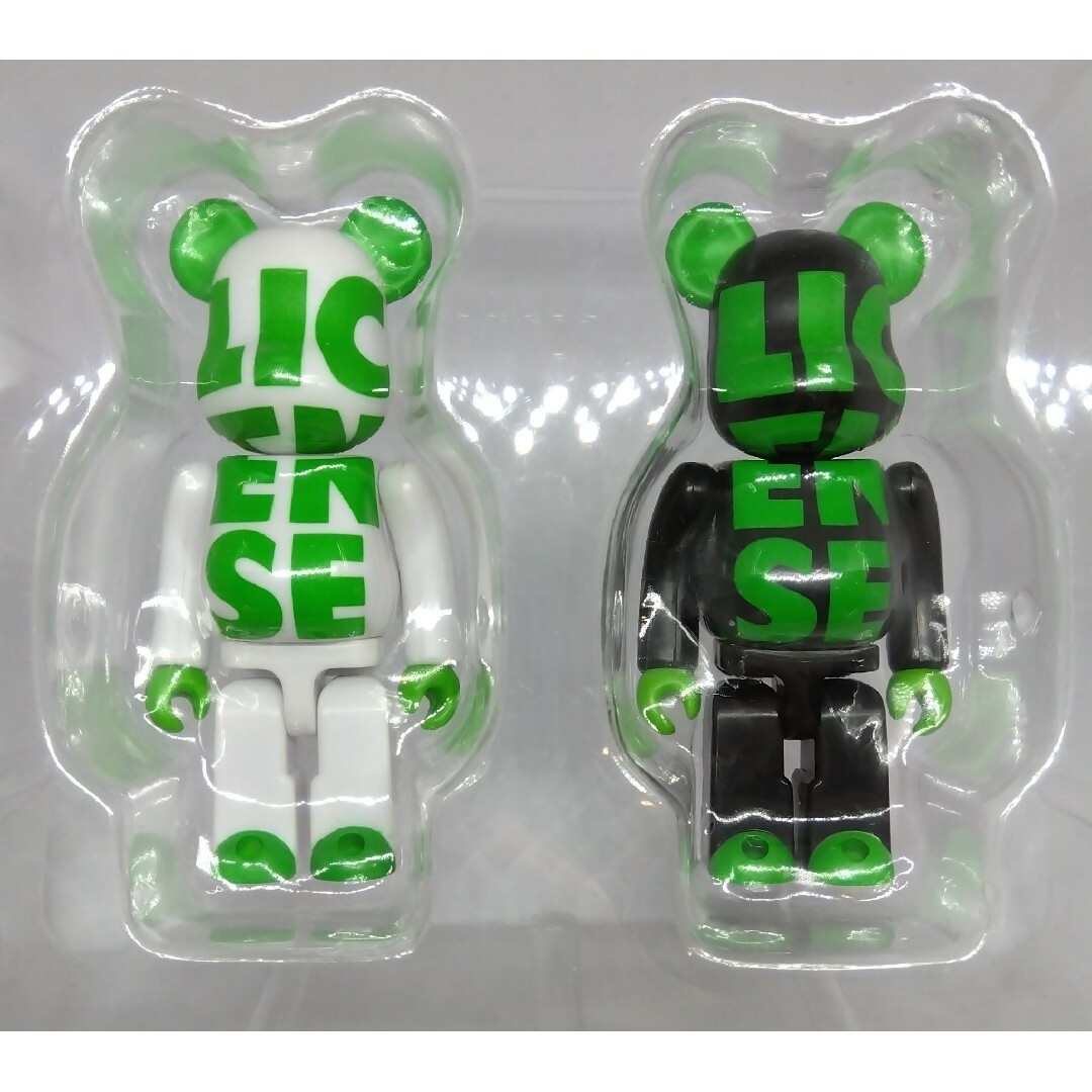 BE@RBRICK(ベアブリック)のLICENCE ライセンス 限定ベアブリック 特典付き エンタメ/ホビーのタレントグッズ(お笑い芸人)の商品写真